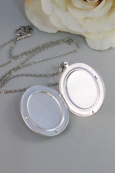 Bella's Wings,Necklace,Locket,Butterfly,Silver Locket,Butterfly Locket,Steampunk,Steampunk Locket. Jewelry by valleygirldesigns on Etsy.