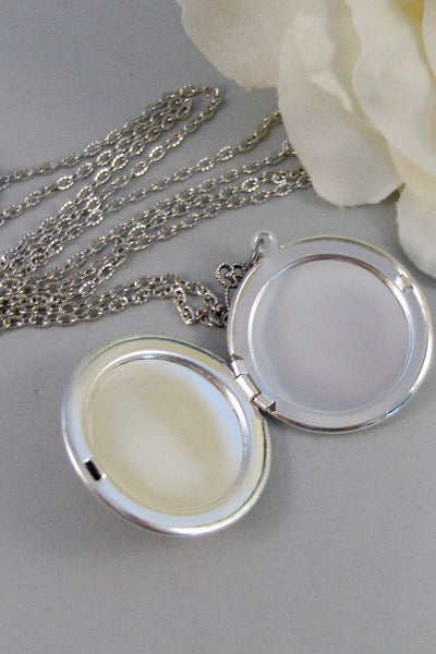 Sparrows Kiss,Pink Locket,Locket,Silver Locket,Bird,Sparrow,Love,Kiss,Woodland,Antique Locket,Bird Locket,Blush,Bridesmai valleygirldesigns.