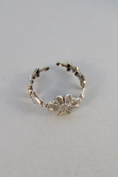 Passion Flower,Ring,Silver Ring,Antique Ring,Flower Ring,Blossom Ring,Blossom,Flower,Adjusable,Wedding,Bridesmaid. By ValleyGirlDesigns.