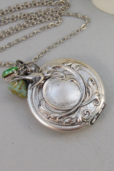 Sparrows Maiden,Locket,Silver Locket,Flower,Green,Meadow,Birthstone,Peridot,Antique Locket,Floral,Jewelry.Jewelry by valleygirldesigns.