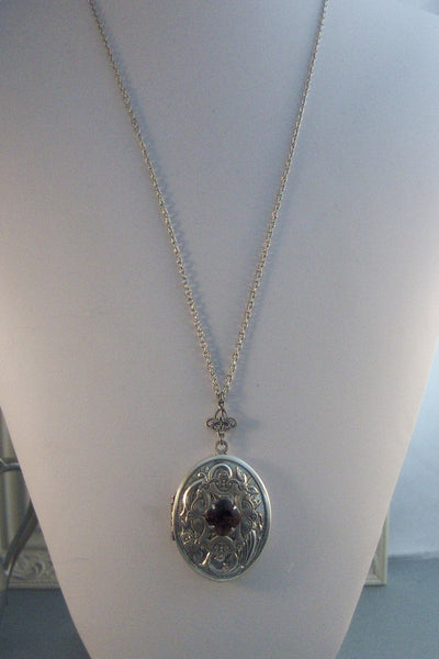SALE Queenies Garnet,Locket,Antique Locket,Silver Locket,Garnet,Garnet Birthstone,January,Vintage Stone,Vintage Locket. Valleygirldesigns.