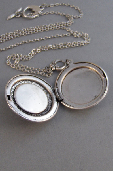 Victorian Garnet,Locket,Antique Locket,Silver Locket,Garnet Stone,Vintage Rhinestone,Vintage,Red Stone,Garnet Birthstone. Valleygirldesigns.