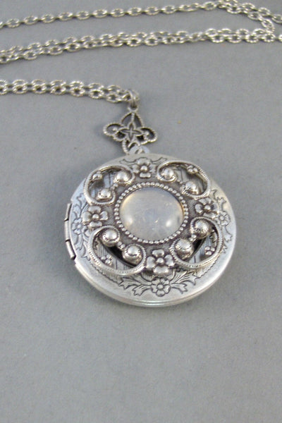 SALE Vintage Moonstone,Locket,Antique Locket,Silver Locket,Moonstone,Goddess,Moonstone Necklace,Moonstone Locket,one Cab.Valleygirldesigns.