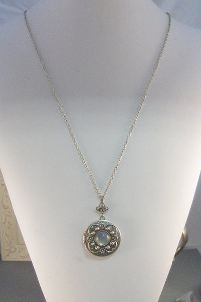 SALE Vintage Moonstone,Locket,Antique Locket,Silver Locket,Moonstone,Goddess,Moonstone Necklace,Moonstone Locket,one Cab.Valleygirldesigns.