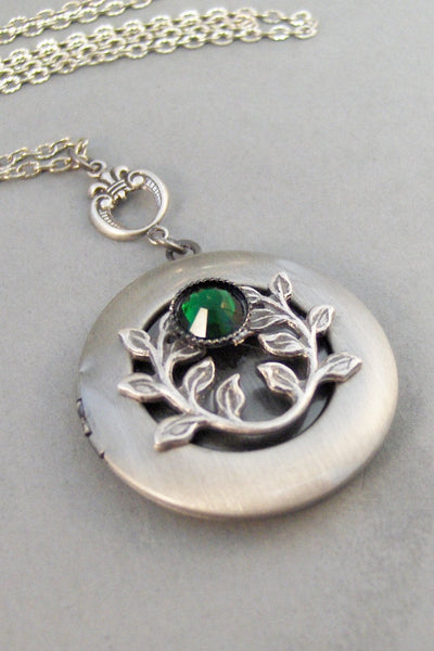 Birthstone Ivy,Locket,Silver Locket,Victorian Locket,Antique Locket,Ivy,Leaf,Leaves,Branch,Tree,Green,Emerald,Garnet,valleygirldesigns.