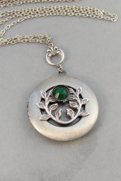 Birthstone Ivy,Locket,Silver Locket,Victorian Locket,Antique Locket,Ivy,Leaf,Leaves,Branch,Tree,Green,Emerald,Garnet,valleygirldesigns.