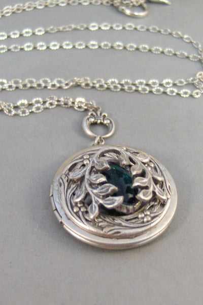 Green Ivy,Ivy Necklace, Ivy Locket,Silver Locket,Victorian,Antique Locket,Ivy,Leaf,Leave,Branch,Tree,Green,Emerald,Stone,valleygirldesigns.