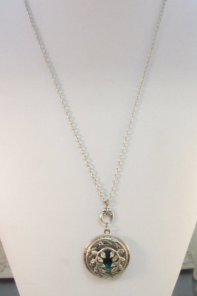 Green Ivy,Ivy Necklace, Ivy Locket,Silver Locket,Victorian,Antique Locket,Ivy,Leaf,Leave,Branch,Tree,Green,Emerald,Stone,valleygirldesigns.
