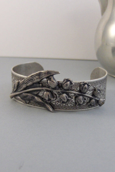 SALE Lily Cuff,Cuff Bracelet, Bracelet,Cuff Bracelet,Bracelet,Silver,Antique Bracelet,Flower,Lily Bracelet,Lily Flower,Silver