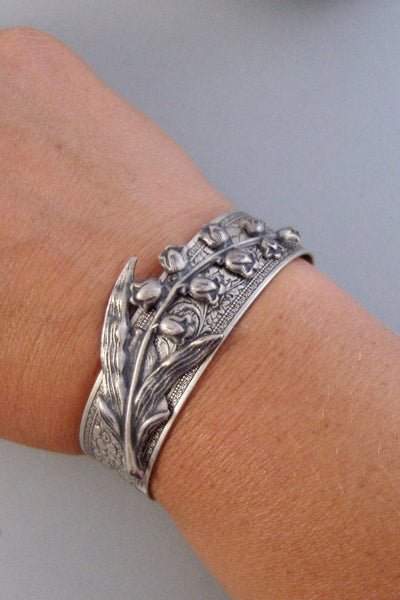 SALE Lily Cuff,Cuff Bracelet, Bracelet,Cuff Bracelet,Bracelet,Silver,Antique Bracelet,Flower,Lily Bracelet,Lily Flower,Silver