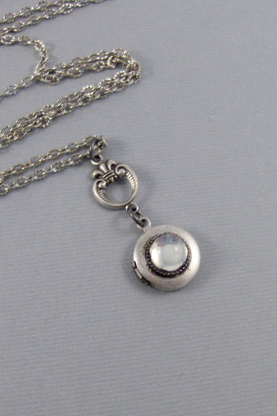 SALE LIttle Moon,Locket,Antique Locket,Silver Locket,Moonstone,Goddess,Moonstone Necklace,Moonstone Locket,Moon,Moonstone LockET