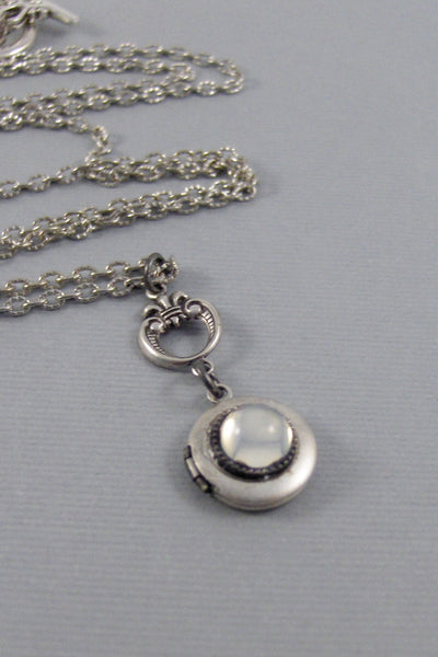 SALE LIttle Moon,Locket,Antique Locket,Silver Locket,Moonstone,Goddess,Moonstone Necklace,Moonstone Locket,Moon,Moonstone LockET
