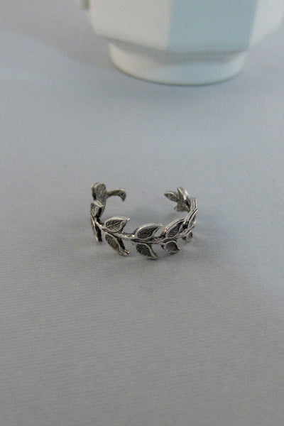 Laurel Branch,Leaf Ring,Leaf,Leaves,Ring,Silver,Twig,Branch, Ring,Antique Ring,Silver Ring,Woodland,Wedding,Bridesmaid valleygirldesigns.