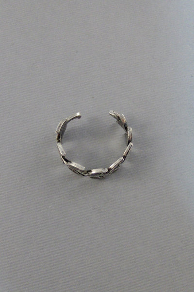 Laurel Branch,Leaf Ring,Leaf,Leaves,Ring,Silver,Twig,Branch, Ring,Antique Ring,Silver Ring,Woodland,Wedding,Bridesmaid valleygirldesigns.