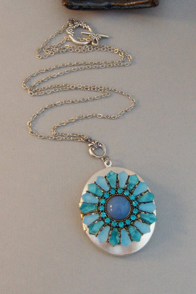 Flower Power,Locket,Silver,Turquoise Necklace,Gemstone,Necklace,Antique Locket,Blue Stone,Green STone,/aqua STone.valleygirldesigns.