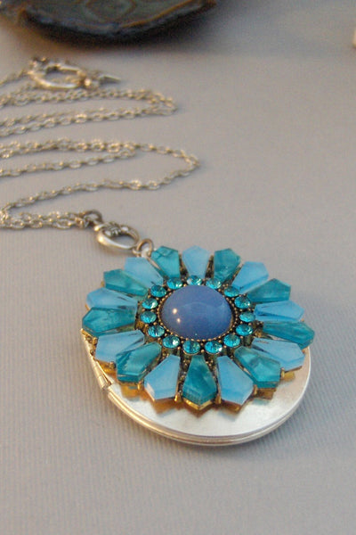 Flower Power,Locket,Silver,Turquoise Necklace,Gemstone,Necklace,Antique Locket,Blue Stone,Green STone,/aqua STone.valleygirldesigns.