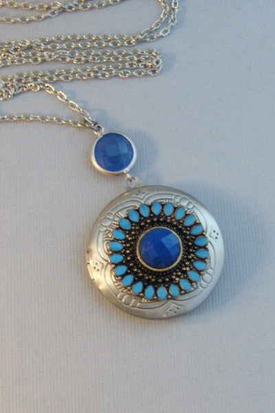 Sapphire Daisy,Sapphire,Sapphire Locket,Sapphire Necklace,Locket,Antique Locket,Silver Locket,Daisy,Necklace,Daisy Necklace,Daisy Locket.