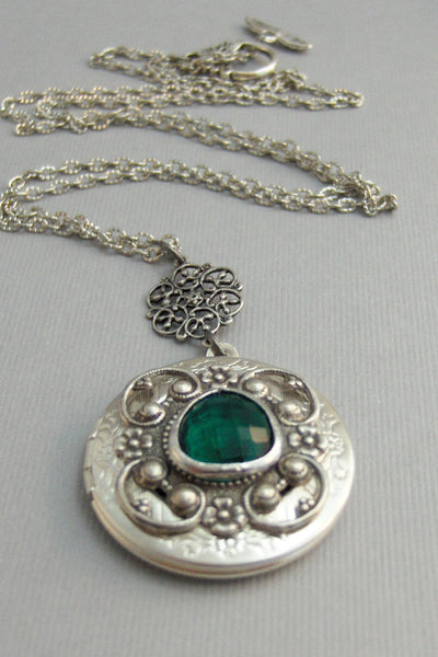 Emerald Star,Green Necklace,Green Locket,Silver Locket,Victorian,Antique Locket,Leaf,Leave,Branch,Tree,Green,Emerald,Stone,valleygirldesigns