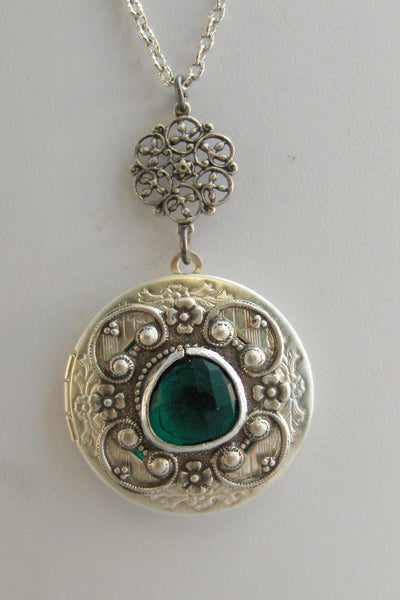 Emerald Star,Green Necklace,Green Locket,Silver Locket,Victorian,Antique Locket,Leaf,Leave,Branch,Tree,Green,Emerald,Stone,valleygirldesigns