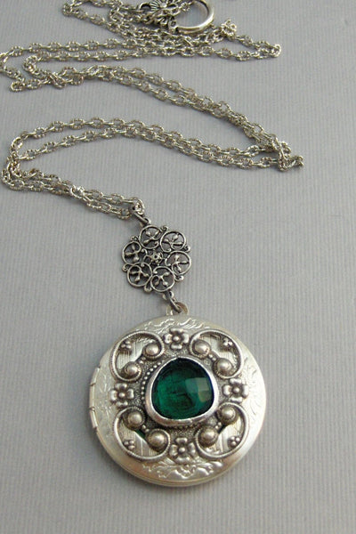 Emerald Star,Green Necklace,Green Locket,Silver Locket,Victorian,Antique Locket,Leaf,Leave,Branch,Tree,Green,Emerald,Stone,valleygirldesigns