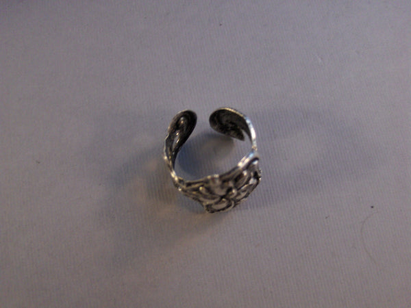 Silver Lily,Ring,Silver,Flower,Lily Ring,Antique Ring,Silver Ring,Blossom,Wedding,Bridesmaid.Flower Ring,Flower,Lily valleygirldesigns.
